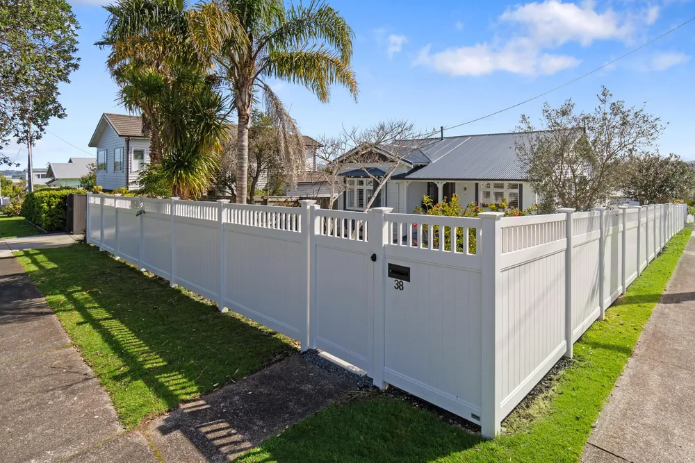 Photos of 38 Aramoana Avenue