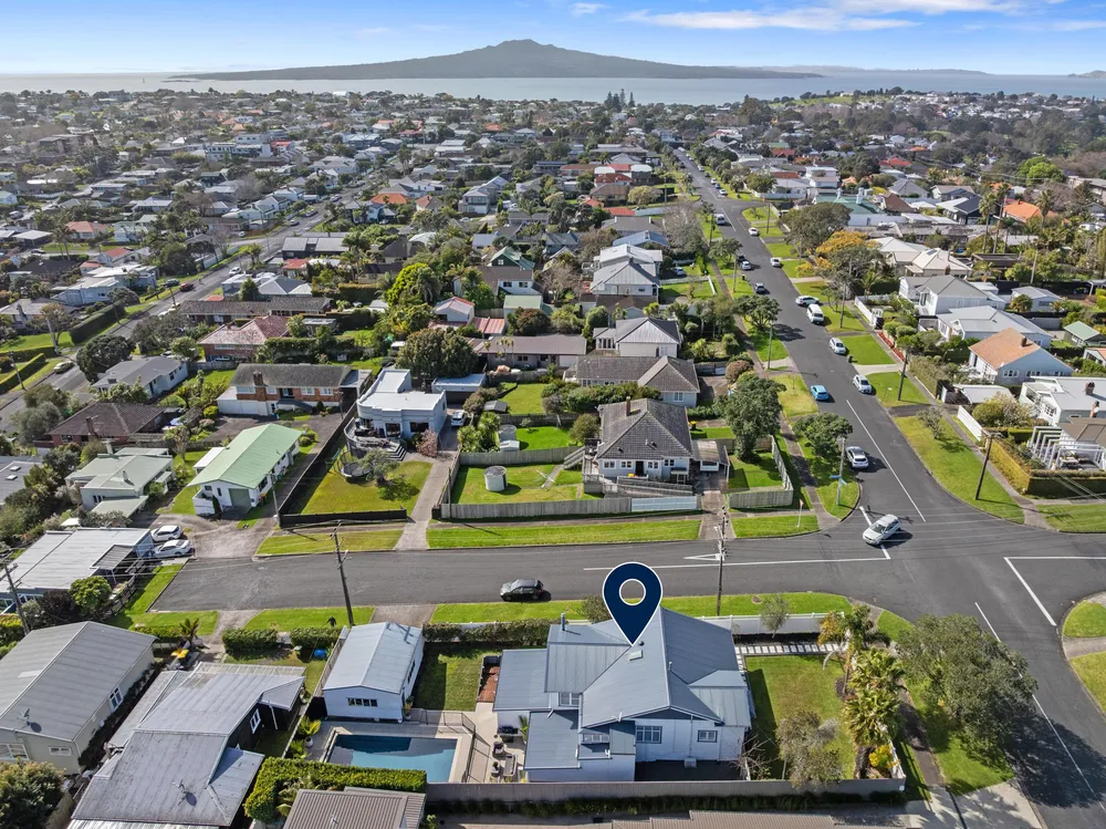 Photos of 38 Aramoana Avenue