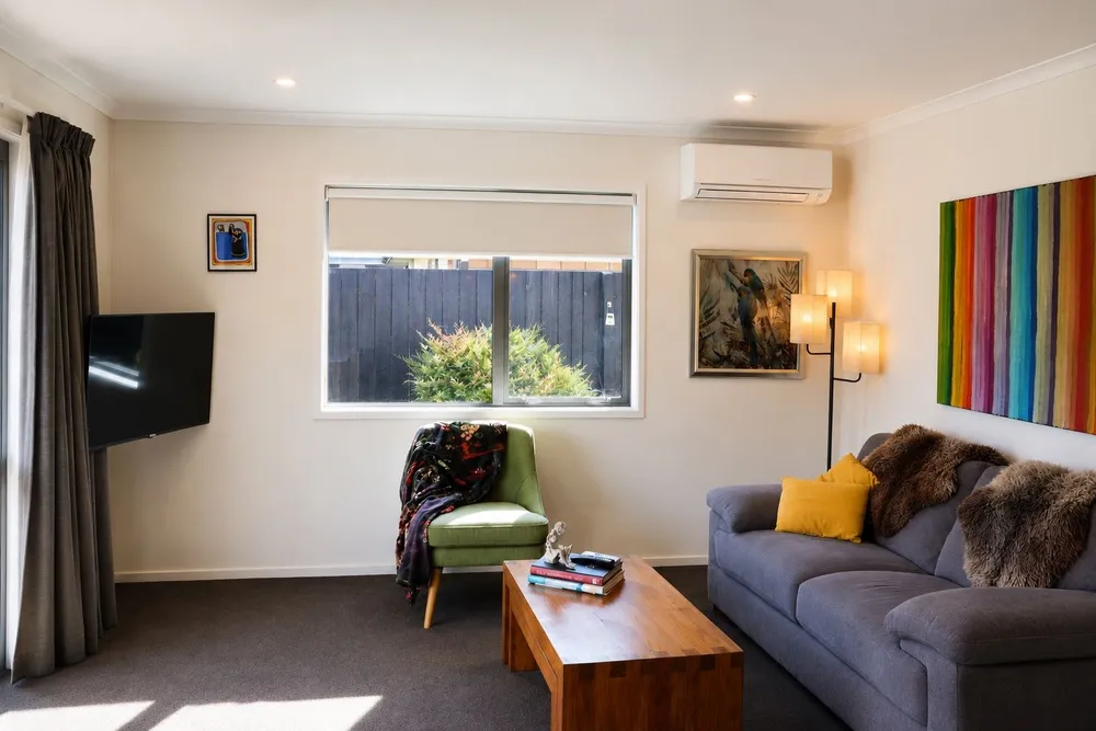 Photos of 25 Limbrick Crescent