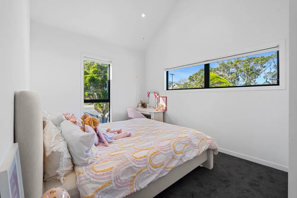 Photos of 1B Northumberland Avenue