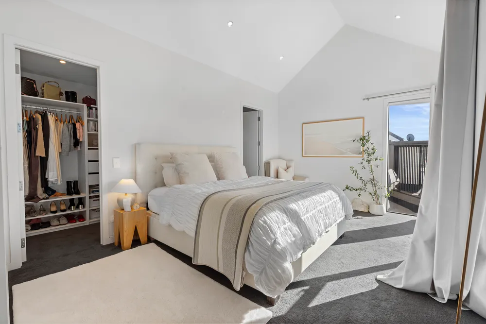 Photos of 1B Northumberland Avenue