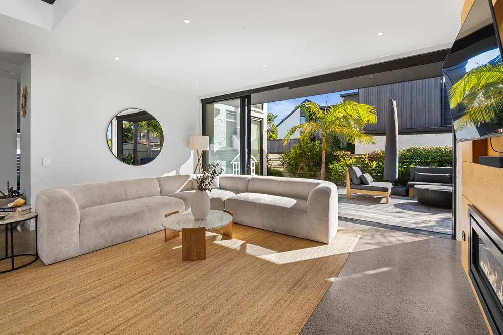Photos of 1B Northumberland Avenue