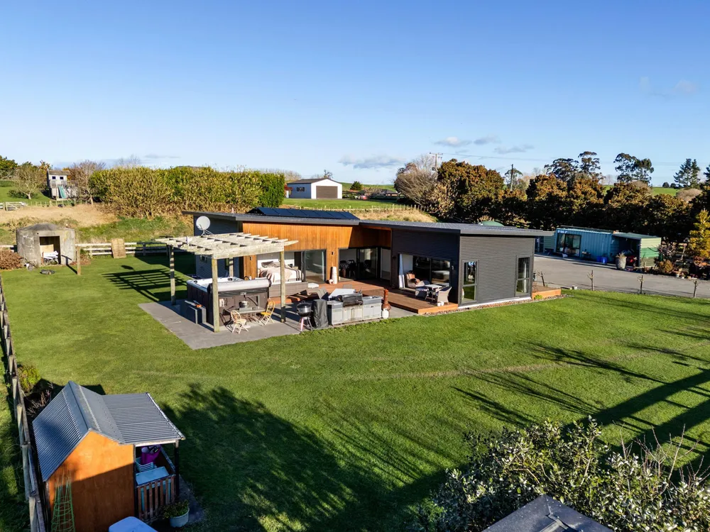 Photos of 299A Waikeria Road