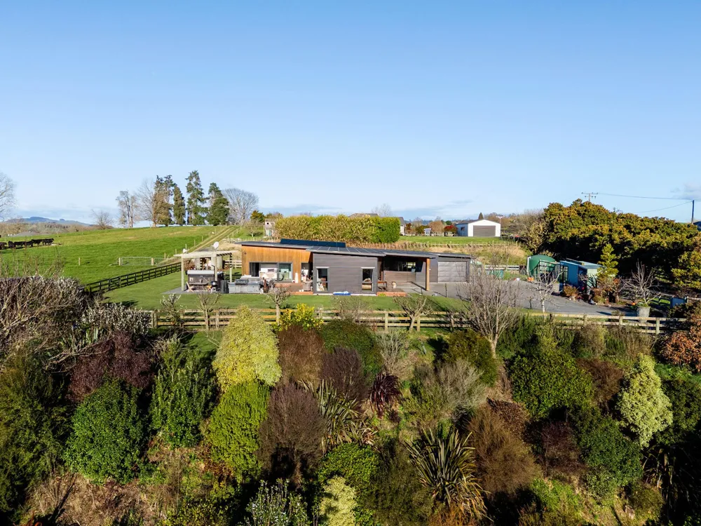 Photos of 299A Waikeria Road