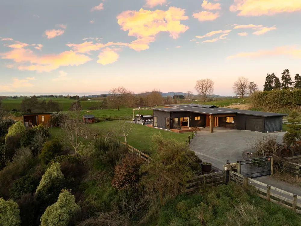 Photos of 299A Waikeria Road