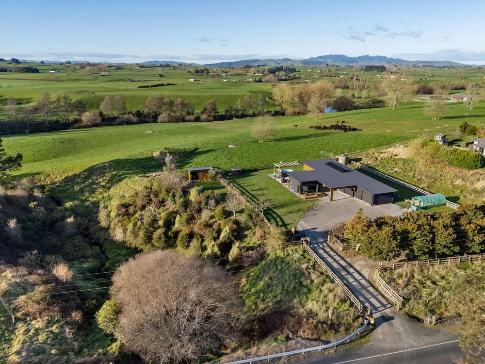 Photos of 299A Waikeria Road