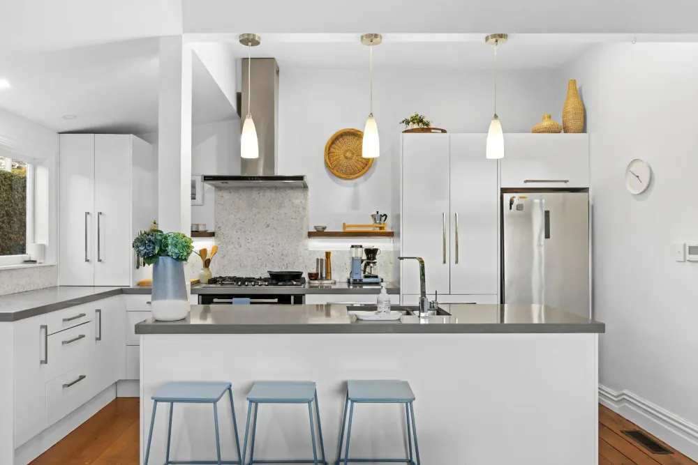 Photos of 35A Saxon Street