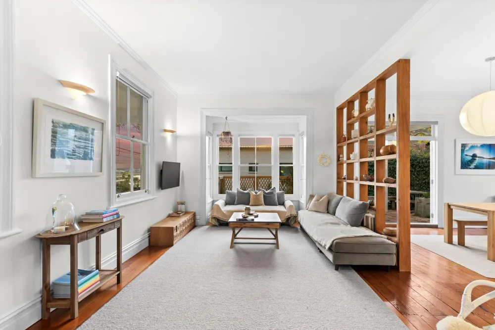 Photos of 35A Saxon Street