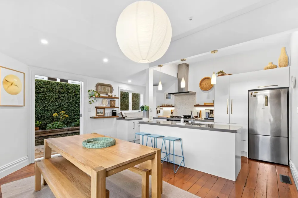 Photos of 35A Saxon Street