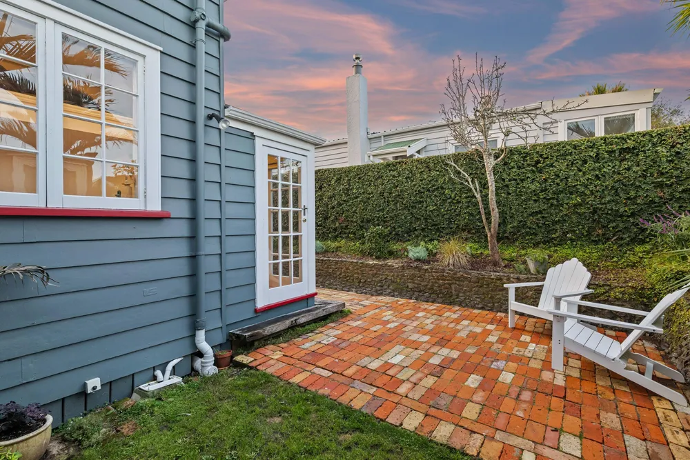 Photos of 35A Saxon Street