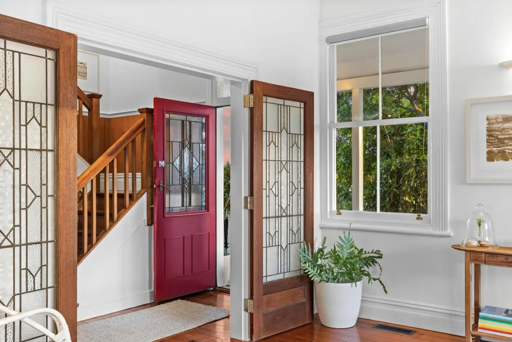 Photos of 35A Saxon Street