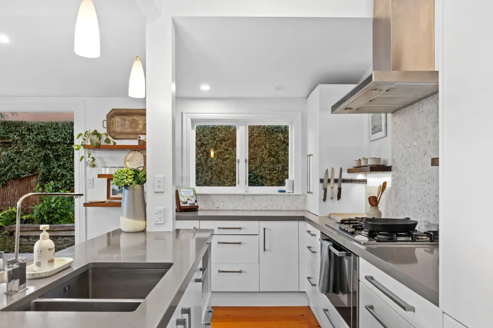 Photos of 35A Saxon Street