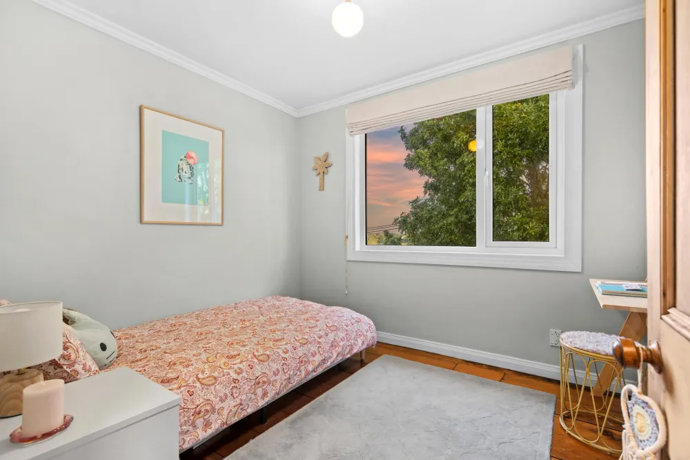 Photos of 35A Saxon Street
