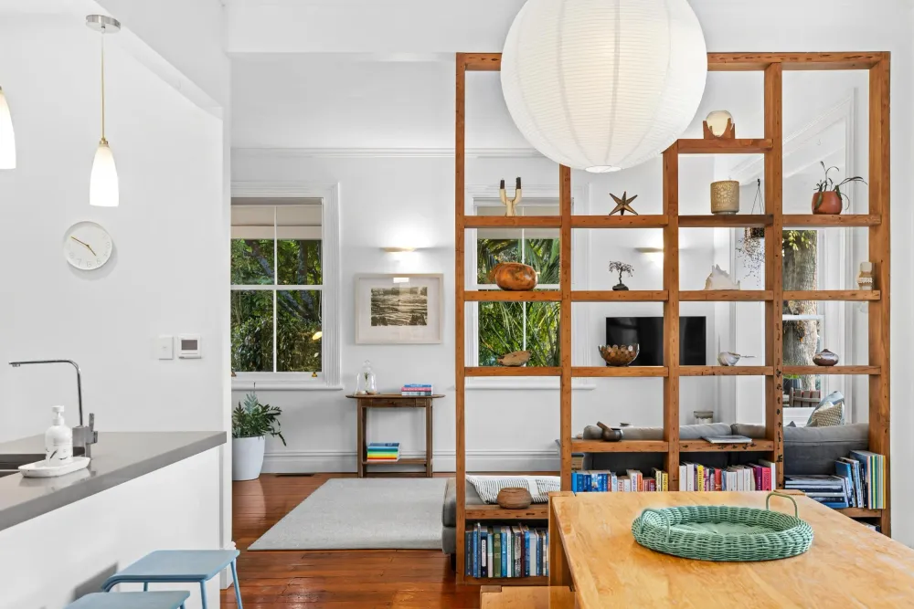 Photos of 35A Saxon Street