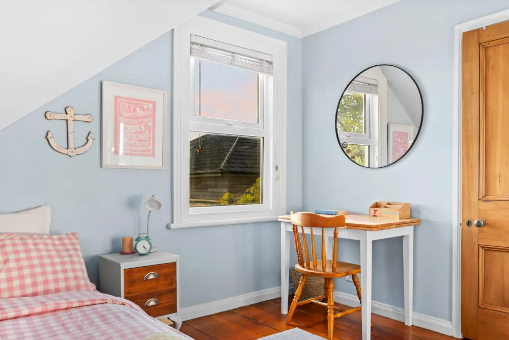 Photos of 35A Saxon Street