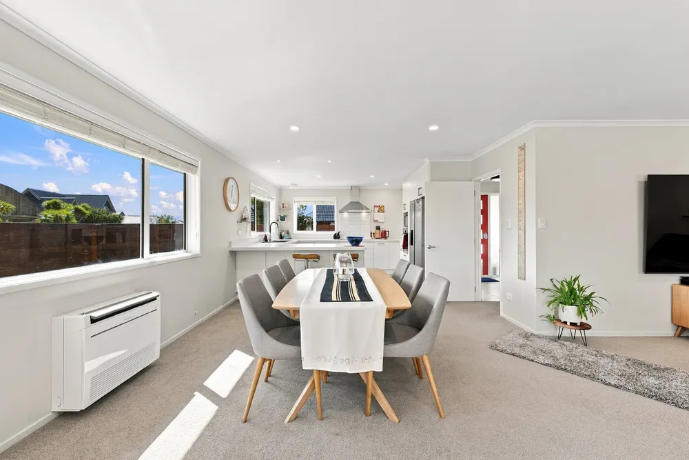 Photos of 61 Kotuku Crescent