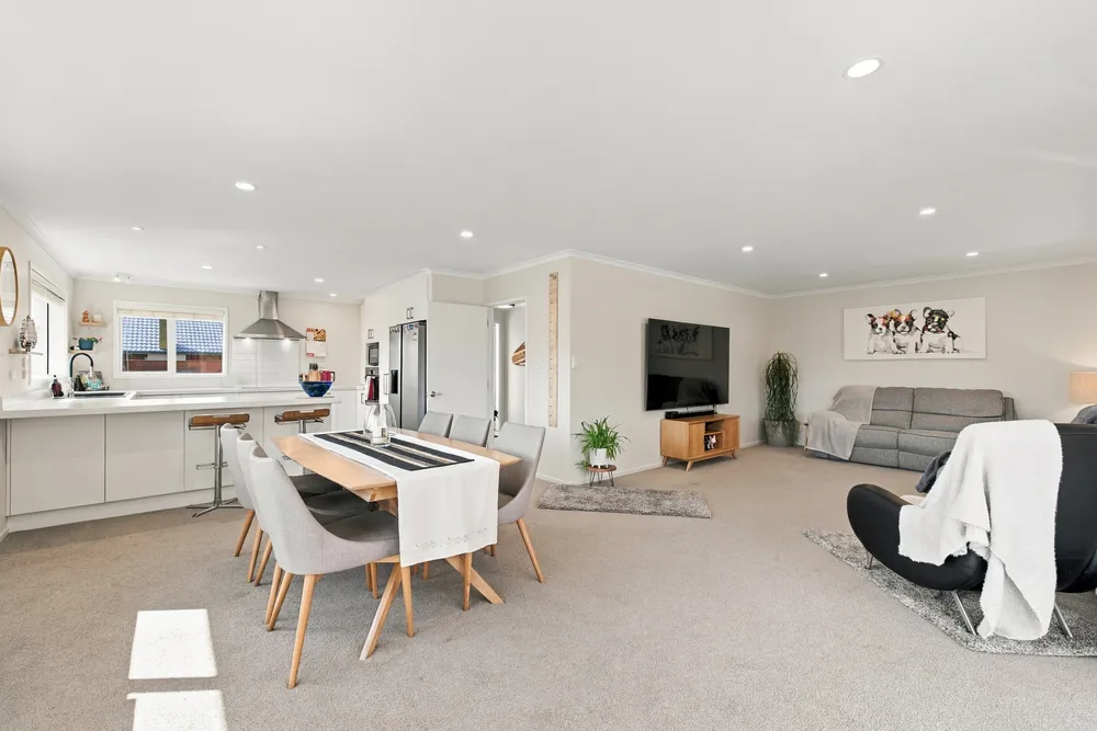 Photos of 61 Kotuku Crescent