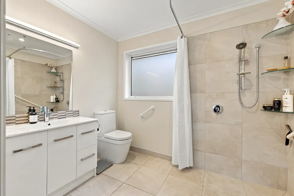 Photos of 61 Kotuku Crescent