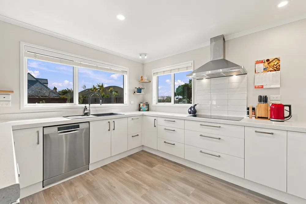 Photos of 61 Kotuku Crescent