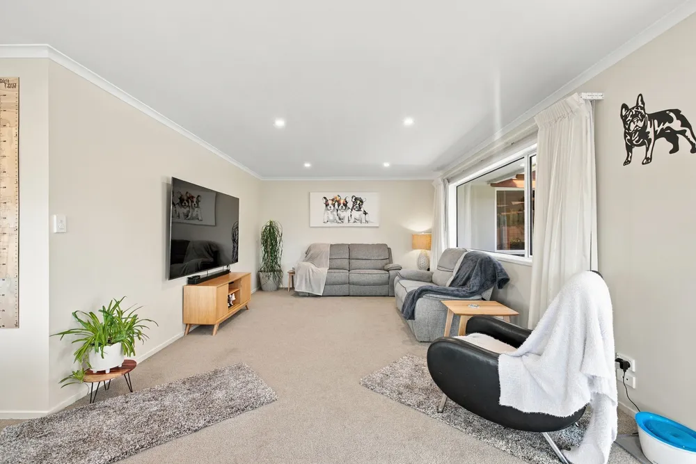 Photos of 61 Kotuku Crescent