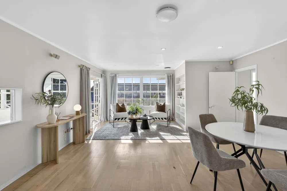 Photos of 9 Worcester Road