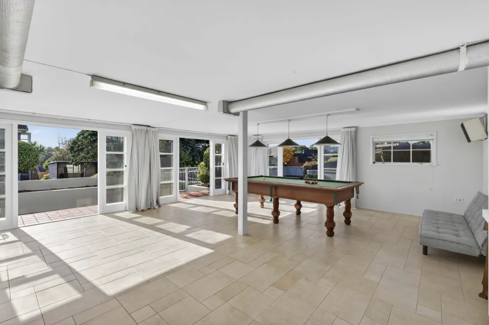 Photos of 9 Worcester Road