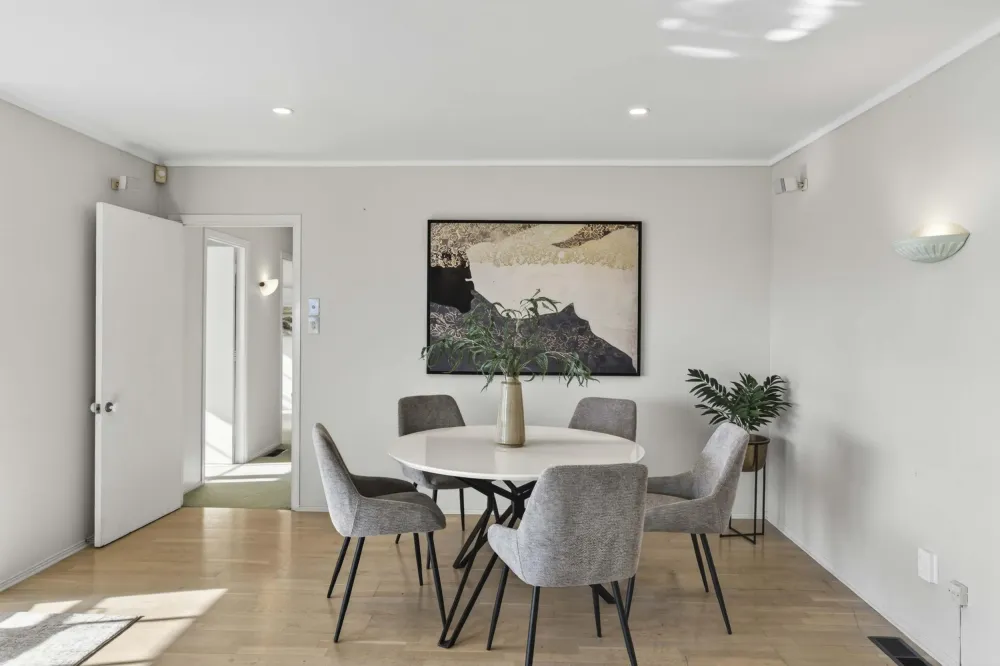 Photos of 9 Worcester Road