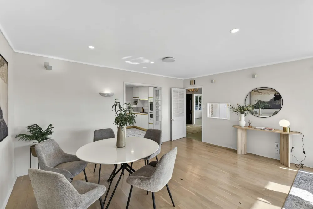 Photos of 9 Worcester Road