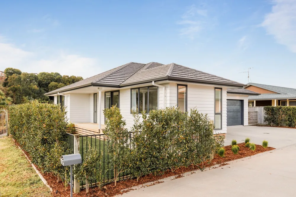 Photos of 1 Pohutukawa Way