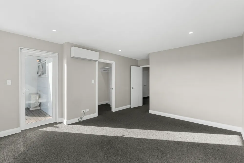 Photos of 25 Dow Square