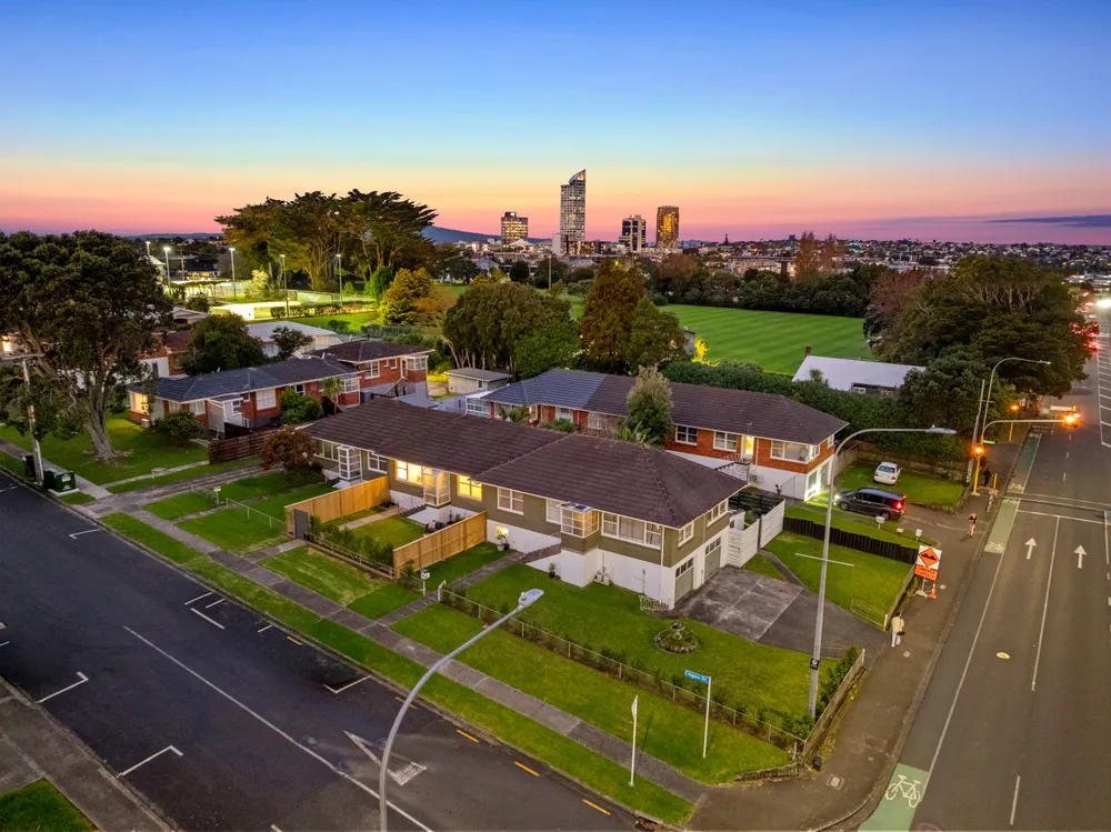 Photos of 2/1 Ngaio Street