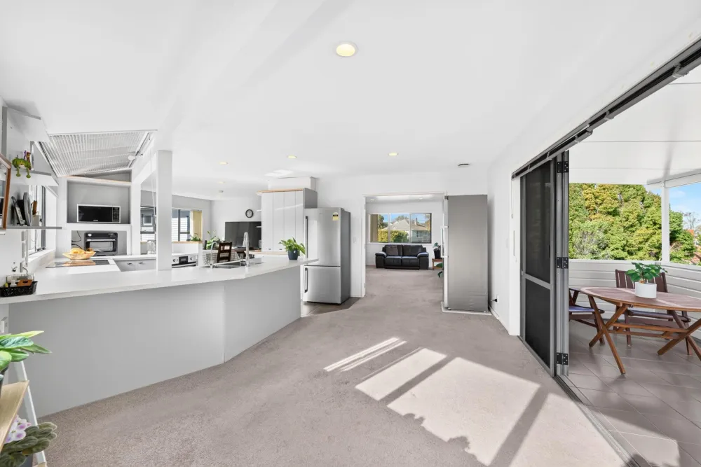Photos of 2/51 Merani Street