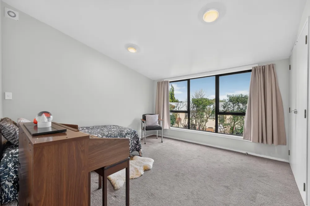 Photos of 2/51 Merani Street
