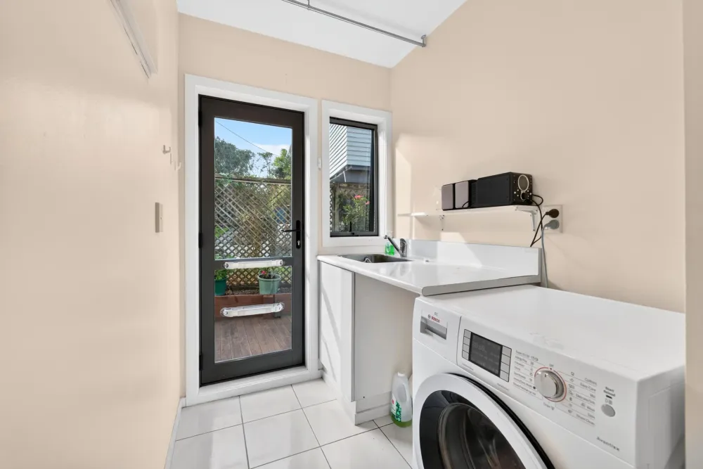 Photos of 2/51 Merani Street