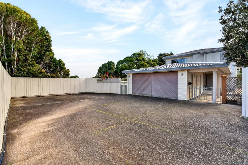 Photos of 2/51 Merani Street