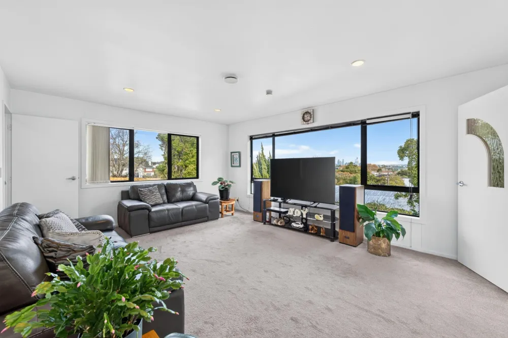 Photos of 2/51 Merani Street