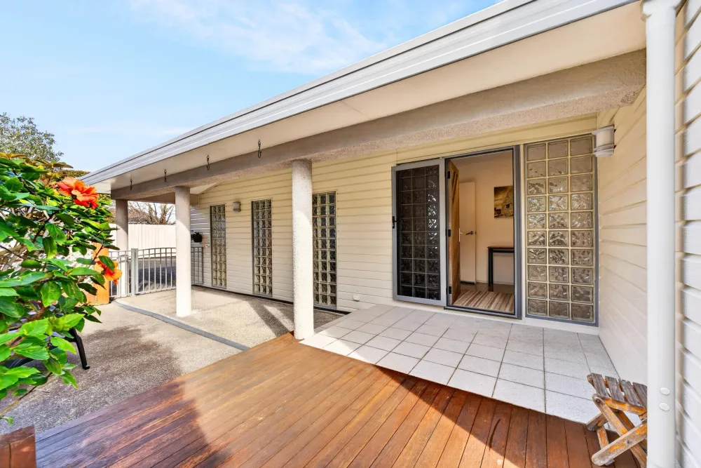 Photos of 2/51 Merani Street