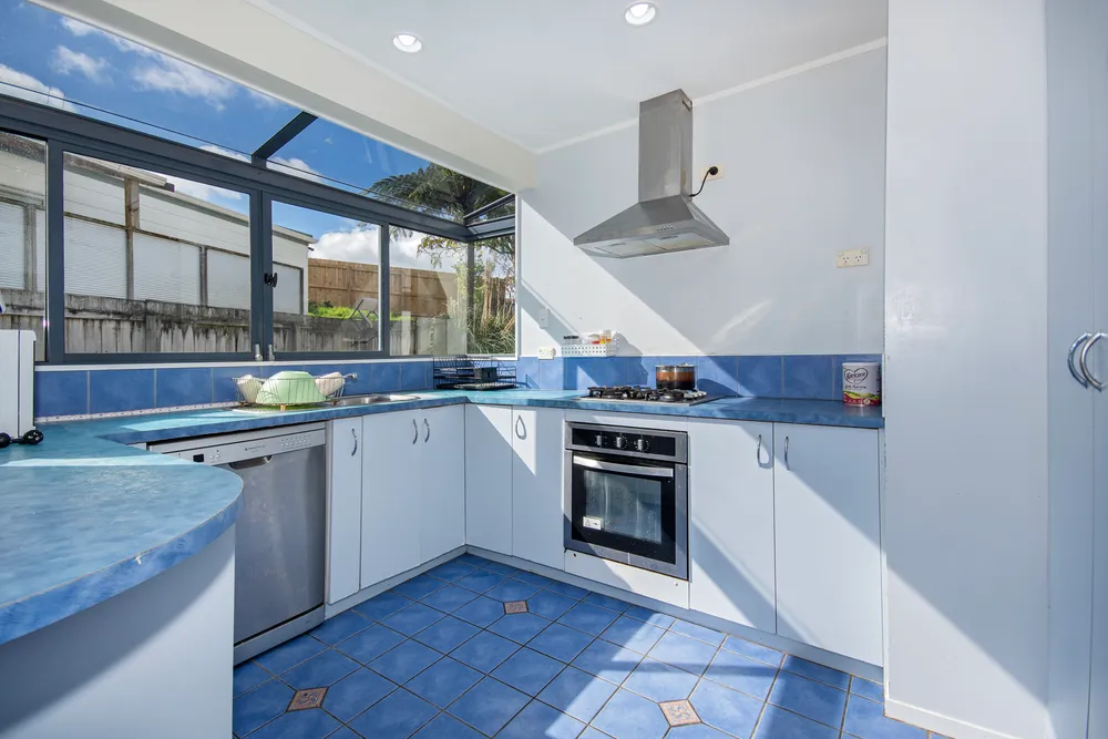 Photos of 8 Howards Way