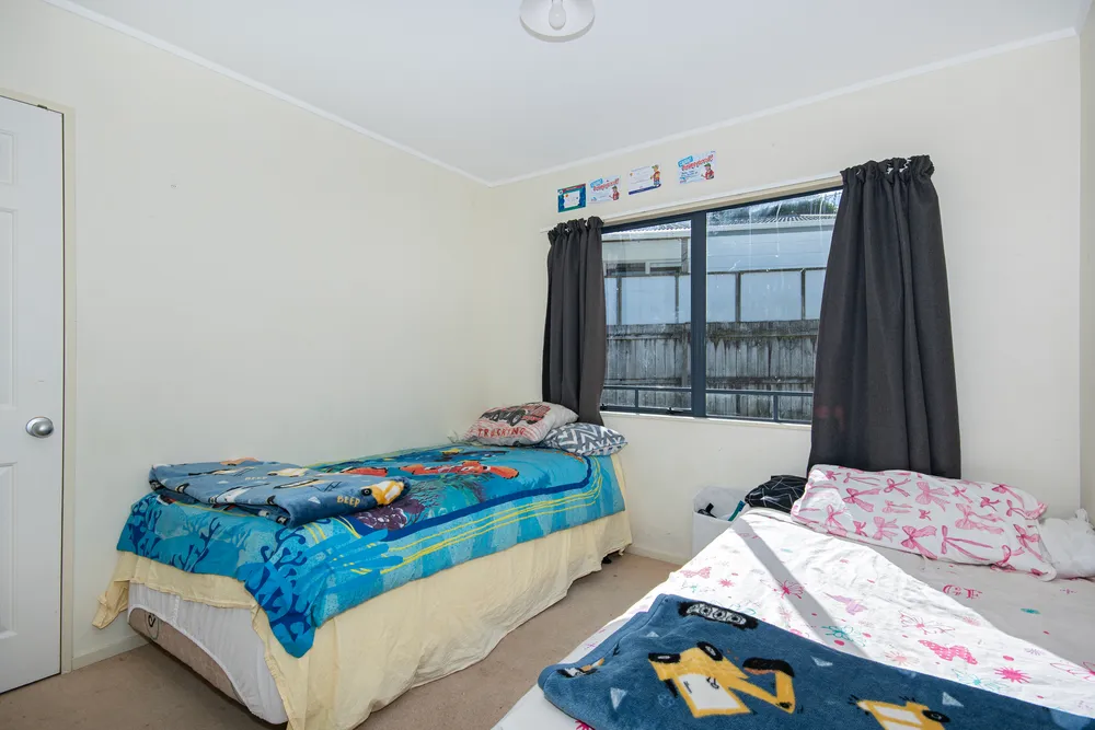 Photos of 8 Howards Way