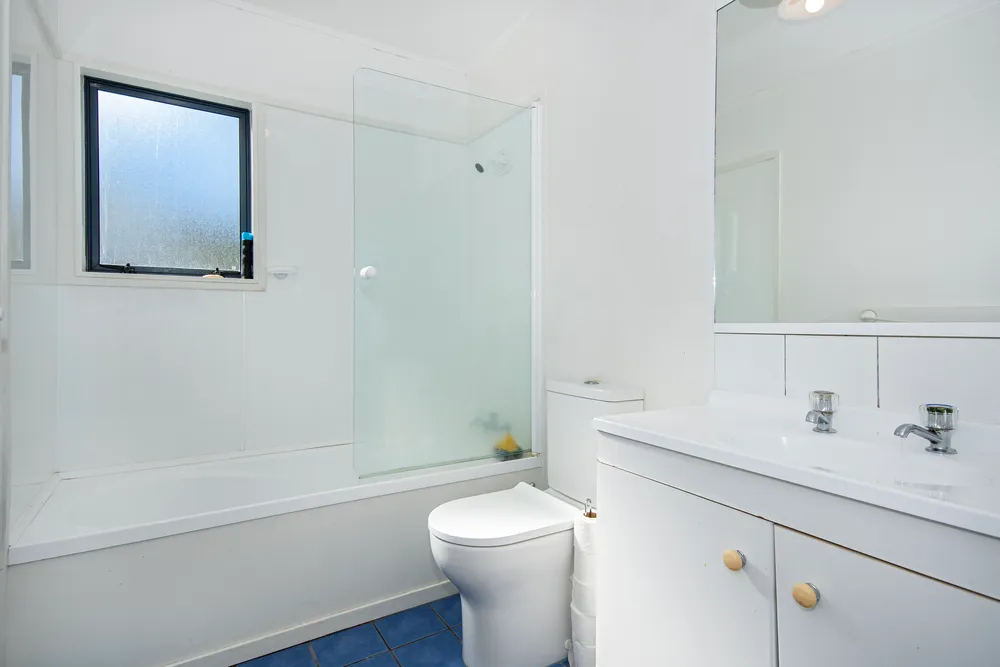 Photos of 8 Howards Way