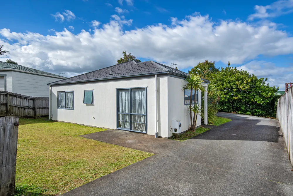 Photos of 8 Howards Way