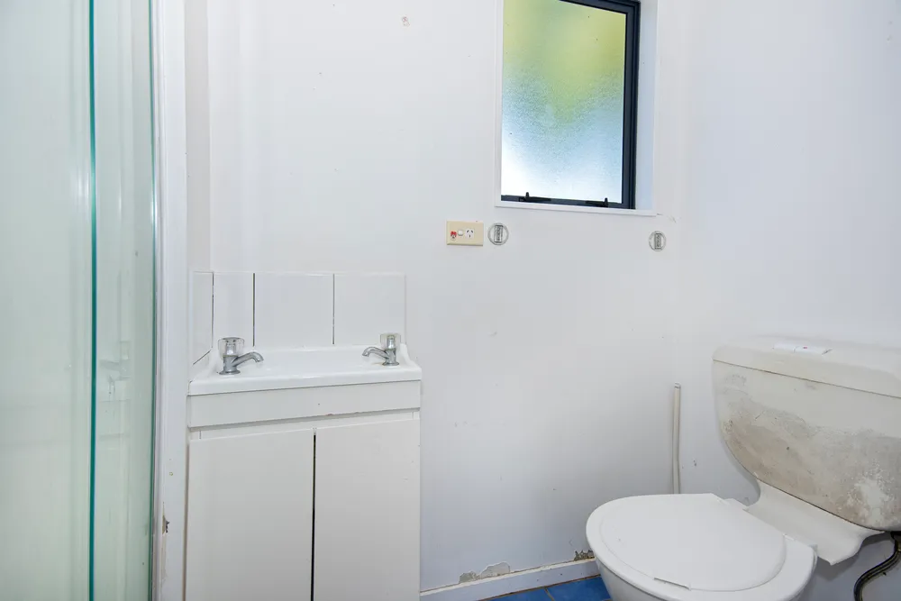 Photos of 8 Howards Way