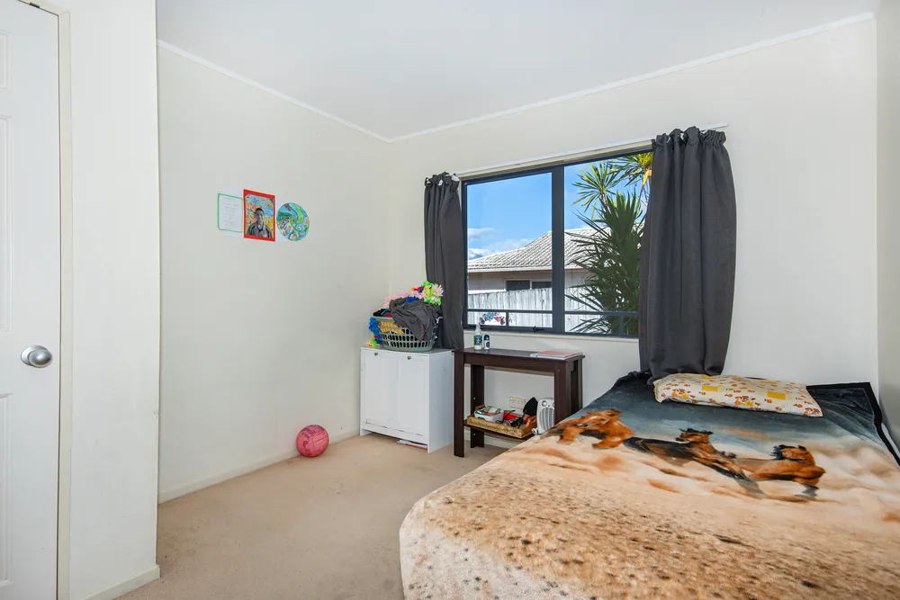 Photos of 8 Howards Way