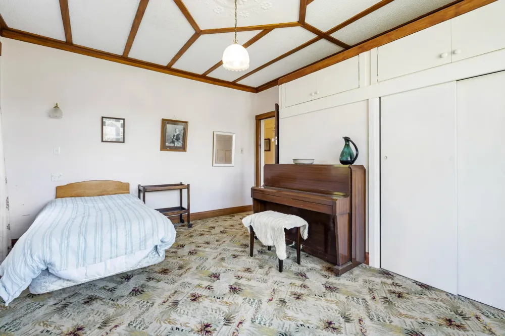 Photos of 22 Roy Terrace