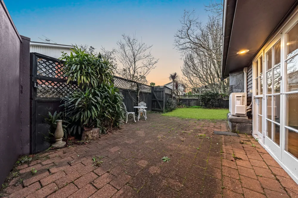 Photos of 5 Kempthorne Crescent