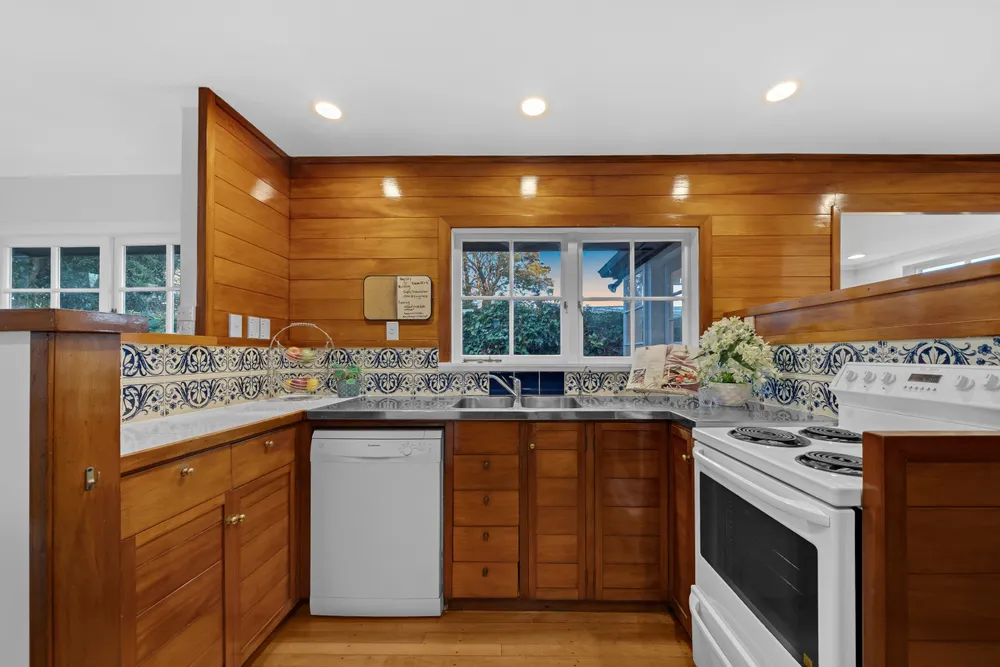 Photos of 5 Kempthorne Crescent