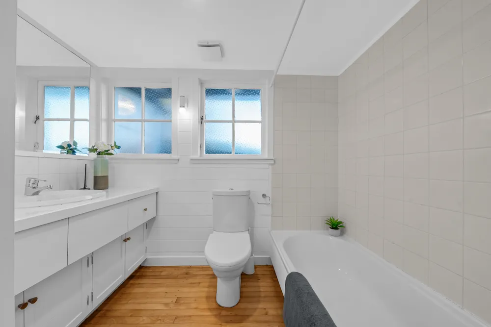 Photos of 5 Kempthorne Crescent