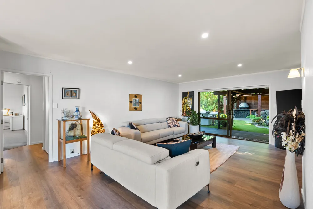 Photos of 844 Beach Road