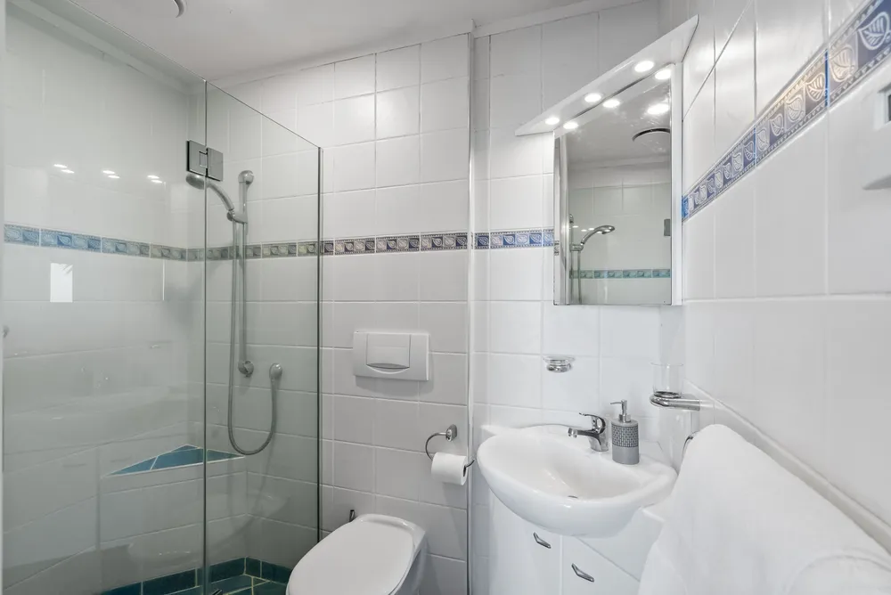 Photos of 844 Beach Road