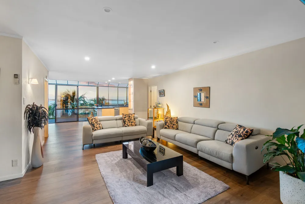 Photos of 844 Beach Road